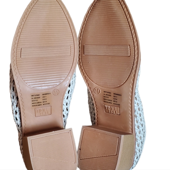 Time and Tru White Pointed Toe Woven Slip On Block Heel Mule - Picture 7 of 8